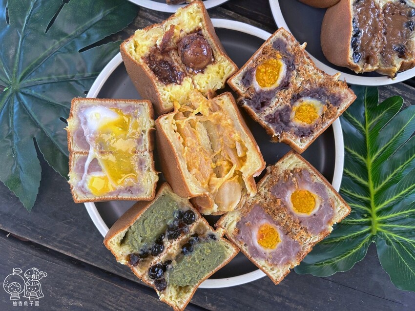 將近50種豐富口味的人氣車輪餅，必吃中秋超應景爆漿流沙口味，就連四季春與珍奶也都變成車輪餅啦！