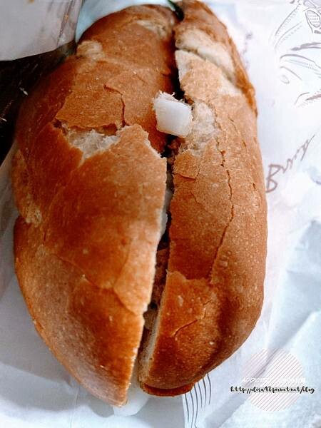 台北木柵-[BÁNH MÌ 越式法國麵包] 興隆路木新路口轉角，越南華僑第二代經營，經典越式麵包與冰牛奶咖啡，美味道地越南風情早午餐