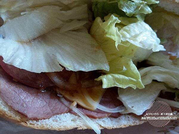 台北木柵-[BÁNH MÌ 越式法國麵包] 興隆路木新路口轉角，越南華僑第二代經營，經典越式麵包與冰牛奶咖啡，美味道地越南風情早午餐