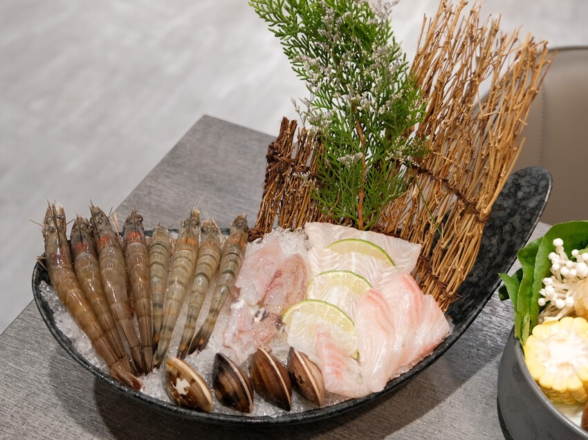 【新店火鍋推薦】汆鍋上選鍋物-七張店～高CP新鮮海陸火鍋套餐、多款特色湯底火鍋～七張捷運站巷內、新店美食推薦～