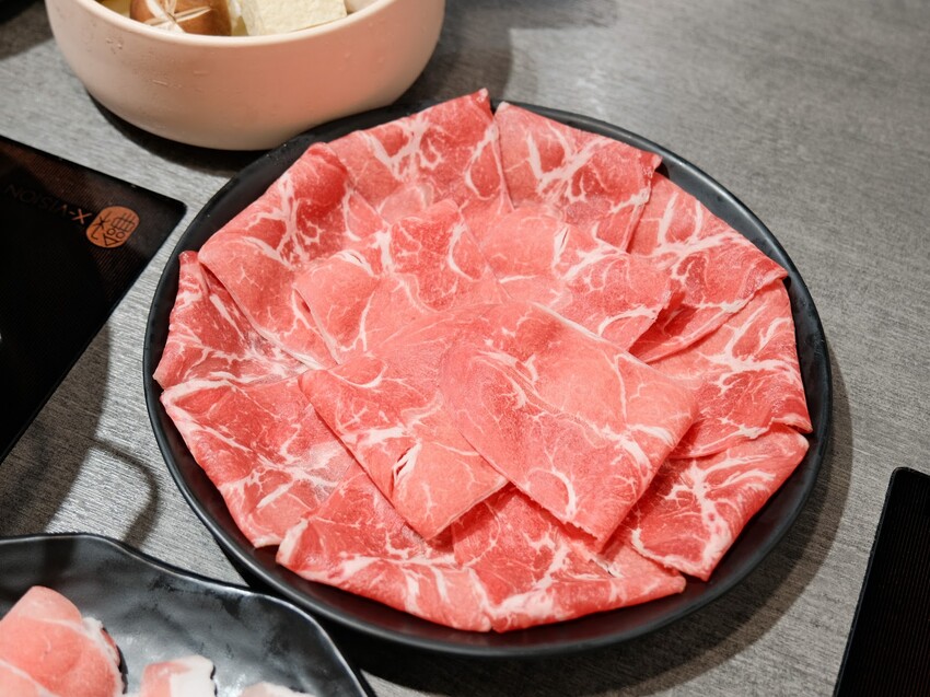 【新店火鍋推薦】汆鍋上選鍋物-七張店～高CP新鮮海陸火鍋套餐、多款特色湯底火鍋～七張捷運站巷內、新店美食推薦～