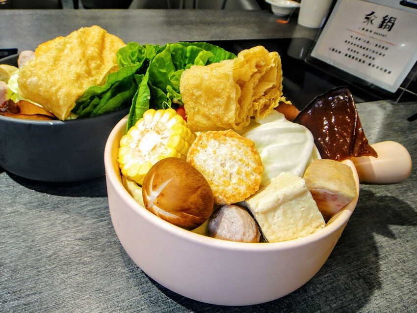 【美食】「汆鍋 上選鍋物 七張店」多款特色湯底火鍋、海陸火鍋套餐,新店火鍋推薦、捷運七張聚餐推薦 附菜單