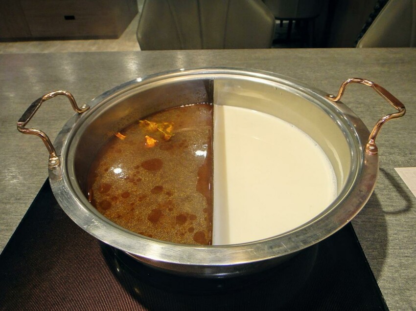 【美食】「汆鍋 上選鍋物 七張店」多款特色湯底火鍋、海陸火鍋套餐,新店火鍋推薦、捷運七張聚餐推薦 附菜單