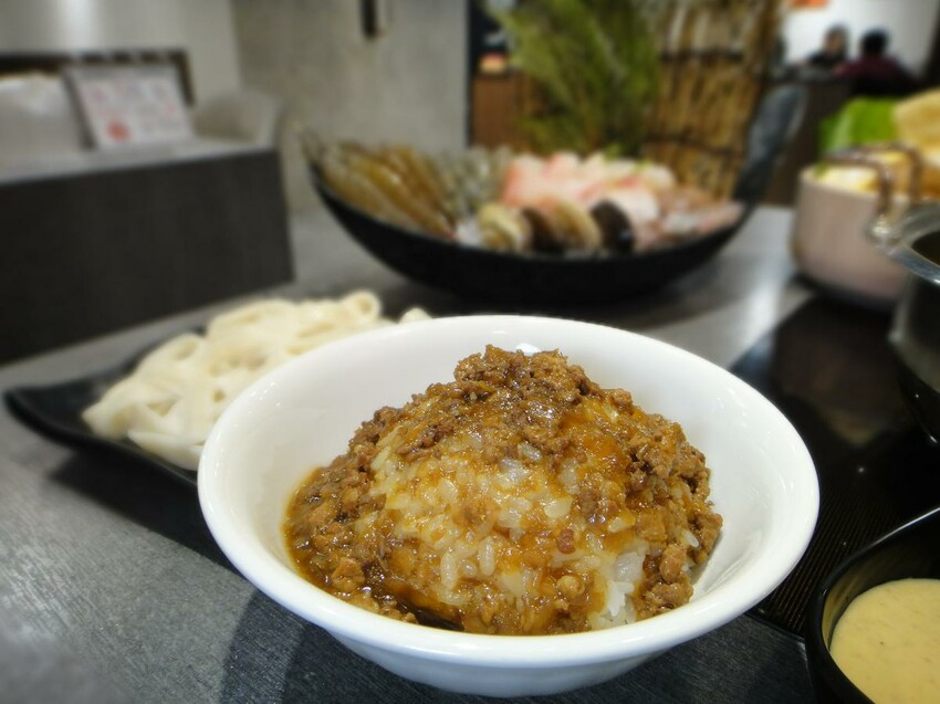 【美食】「汆鍋 上選鍋物 七張店」多款特色湯底火鍋、海陸火鍋套餐,新店火鍋推薦、捷運七張聚餐推薦 附菜單