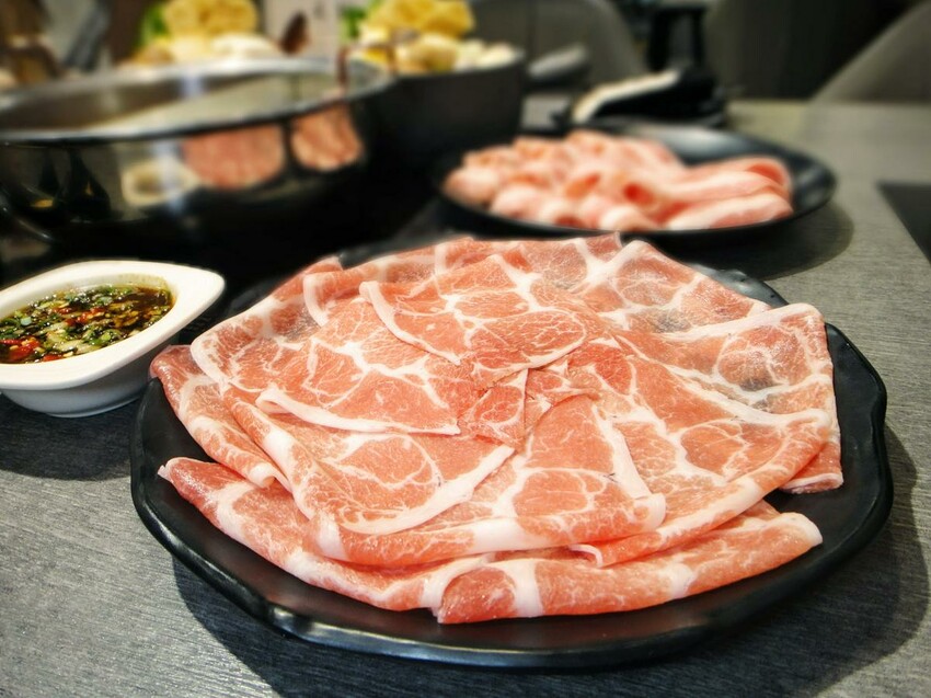 【美食】「汆鍋 上選鍋物 七張店」多款特色湯底火鍋、海陸火鍋套餐,新店火鍋推薦、捷運七張聚餐推薦 附菜單