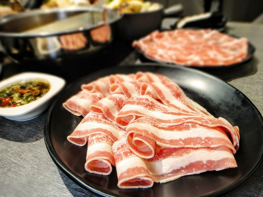 【美食】「汆鍋 上選鍋物 七張店」多款特色湯底火鍋、海陸火鍋套餐,新店火鍋推薦、捷運七張聚餐推薦 附菜單