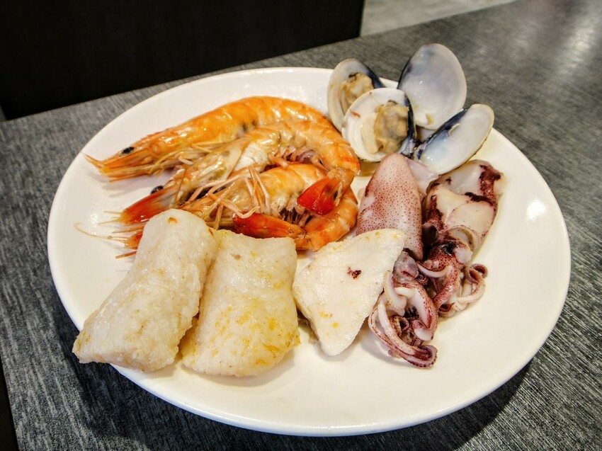 【美食】「汆鍋 上選鍋物 七張店」多款特色湯底火鍋、海陸火鍋套餐,新店火鍋推薦、捷運七張聚餐推薦 附菜單