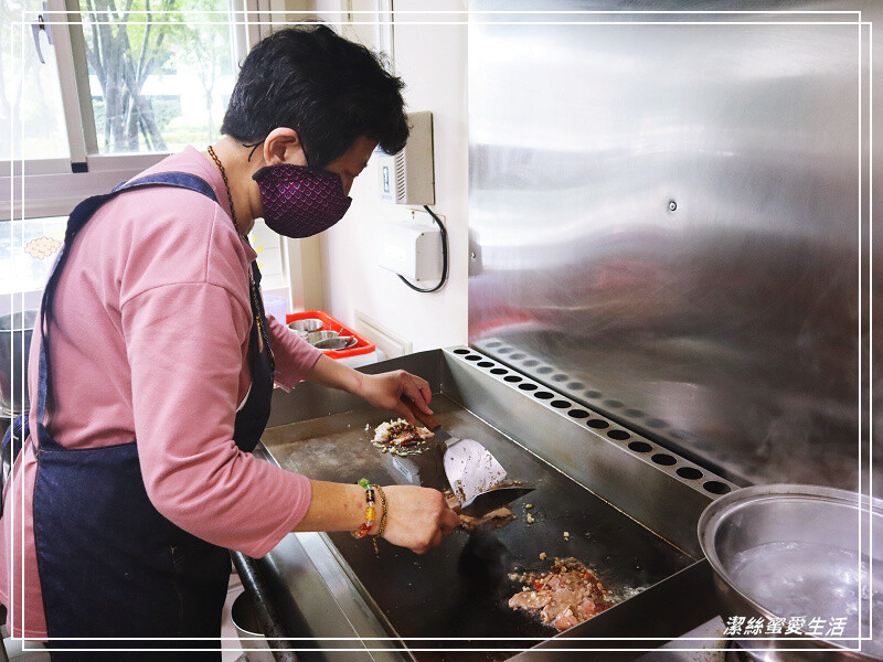 星吉旺蒙古鐵板燒-桃園/不只有鐵板燒!新鮮自製火龍果炒飯x手干麵~平價親切家庭蒙古烤肉餐廳 - 潔絲蜜愛生活