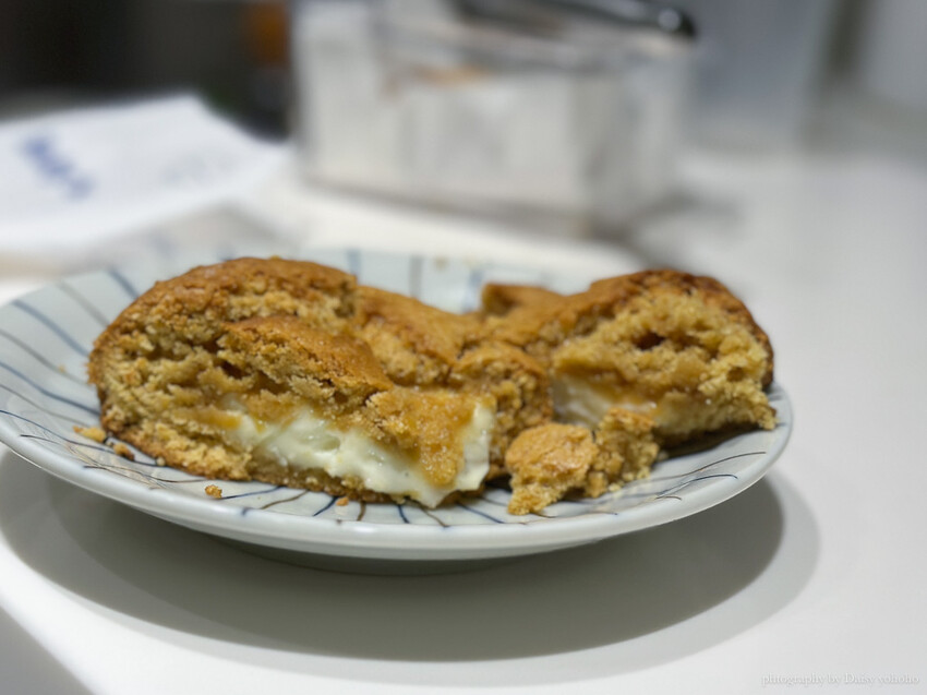 Ruby’s 司康餅乾專賣店》美味的包餡胖胖軟餅乾，每日新鮮純手工製作的限量排隊甜點！