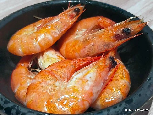 「初麵_松江四平店 」(Shrimp tomato noodle, Braised beef on rice and fried chicken), Taipei, Taiwan, May 23, 2022.