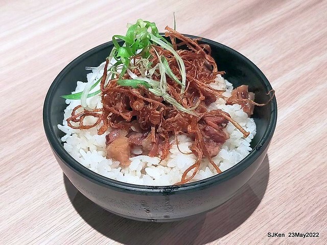 「初麵_松江四平店 」(Shrimp tomato noodle, Braised beef on rice and fried chicken), Taipei, Taiwan, May 23, 2022.