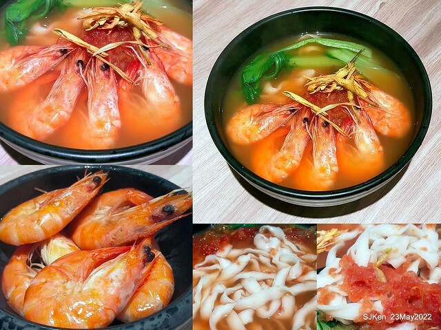 「初麵_松江四平店 」(Shrimp tomato noodle, Braised beef on rice and fried chicken), Taipei, Taiwan, May 23, 2022.