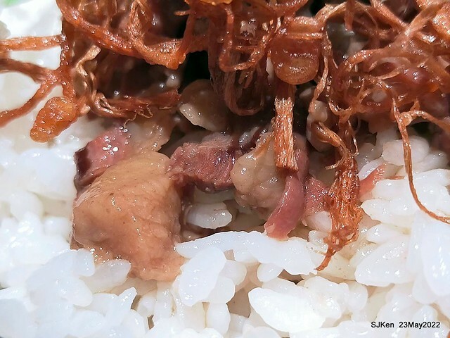 「初麵_松江四平店 」(Shrimp tomato noodle, Braised beef on rice and fried chicken), Taipei, Taiwan, May 23, 2022.