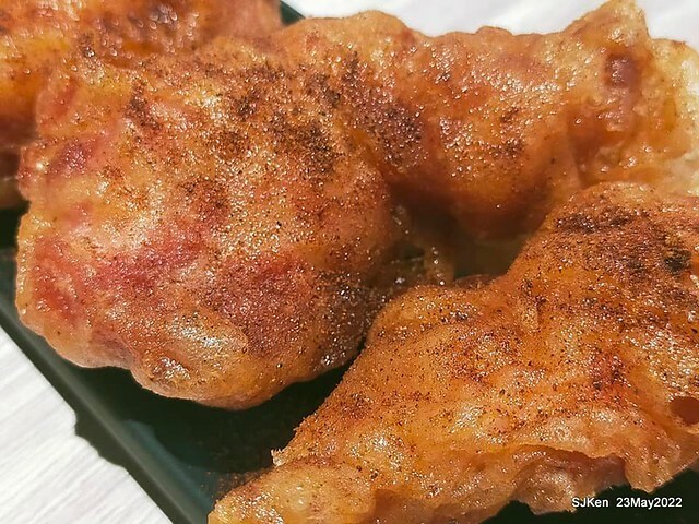「初麵_松江四平店 」(Shrimp tomato noodle, Braised beef on rice and fried chicken), Taipei, Taiwan, May 23, 2022.