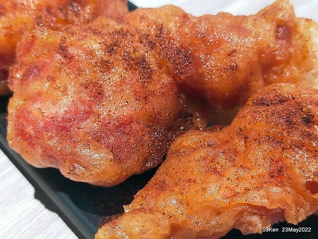 「初麵_松江四平店 」(Shrimp tomato noodle, Braised beef on rice and fried chicken), Taipei, Taiwan, May 23, 2022.