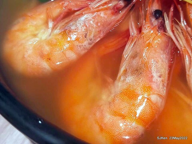 「初麵_松江四平店 」(Shrimp tomato noodle, Braised beef on rice and fried chicken), Taipei, Taiwan, May 23, 2022.