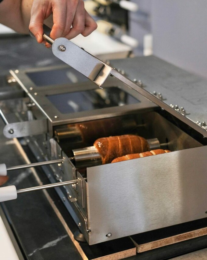 【台中美食】緹捲T-Roll|免出國就能吃到異國街邊小吃 ,來自道地捷克人製作的煙囪捲 ! - 肉依小姐吃什麼