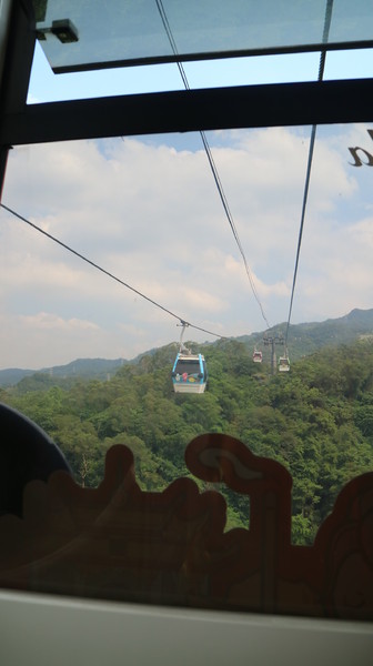 貓纜之眼:【台北旅遊】貓空纜車初體驗,水晶車廂超讚! 貓纜之眼:【台北旅遊】貓空纜車初體驗,水晶車廂超讚!