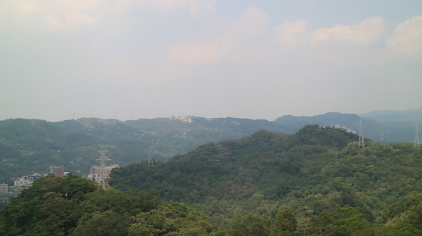 貓纜之眼:【台北旅遊】貓空纜車初體驗,水晶車廂超讚! 貓纜之眼:【台北旅遊】貓空纜車初體驗,水晶車廂超讚!