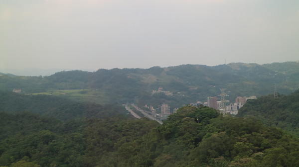 貓纜之眼:【台北旅遊】貓空纜車初體驗,水晶車廂超讚! 貓纜之眼:【台北旅遊】貓空纜車初體驗,水晶車廂超讚!