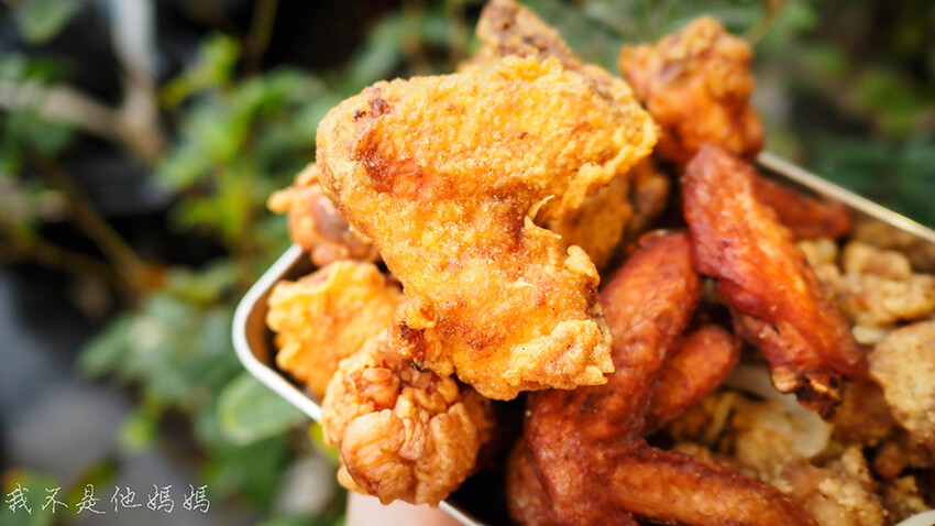 中山站炸物,中山站鹽酥雞,中山站外帶美食,中山站國賓戲院美食,林森公園,中山站外送鹽酥雞,中山站烤雞,中山站宵夜,囂張吃翅,派克雞排,中山站炸物