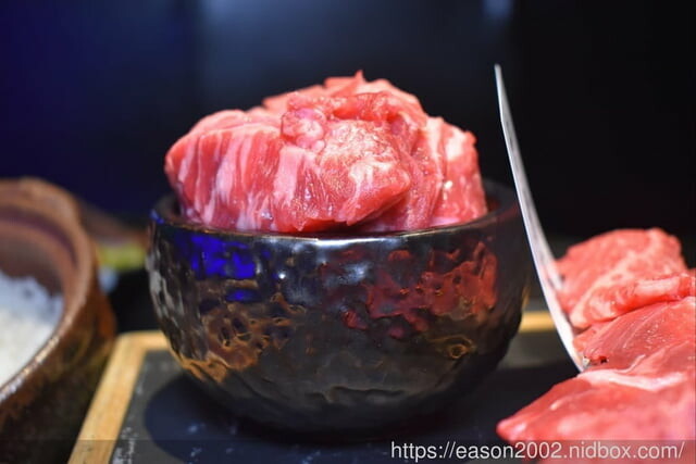 新竹美食|山上走走 日式無菜單燒肉專門店。浪漫夢幻海底世界享受頂級A5和牛/飯後甜品:金箔霜淇淋
