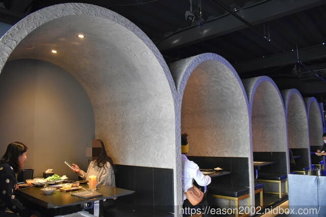 新竹美食|山上走走 日式無菜單燒肉專門店。浪漫夢幻海底世界享受頂級A5和牛/飯後甜品:金箔霜淇淋