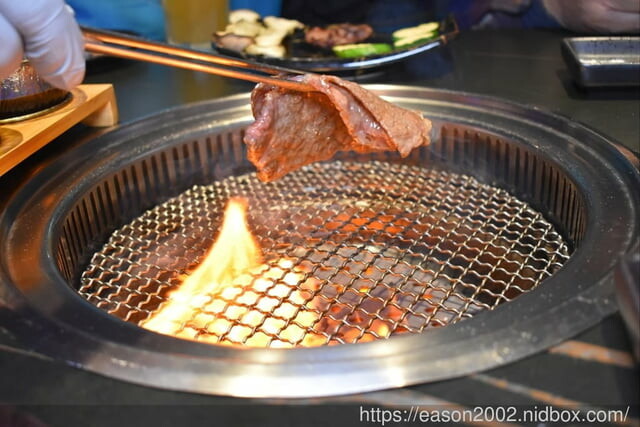 新竹美食|山上走走 日式無菜單燒肉專門店。浪漫夢幻海底世界享受頂級A5和牛/飯後甜品:金箔霜淇淋