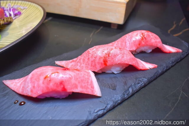 新竹美食|山上走走 日式無菜單燒肉專門店。浪漫夢幻海底世界享受頂級A5和牛/飯後甜品:金箔霜淇淋