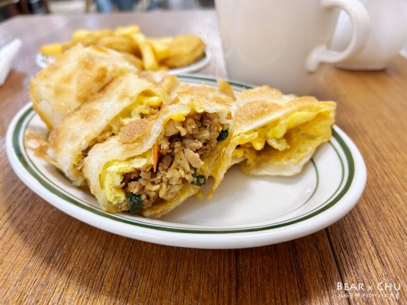台北市萬華區台北萬華龍山寺文青風早餐推薦|穗月朝食・手工脆皮蛋餅、湯種肉蛋花生醬吐司