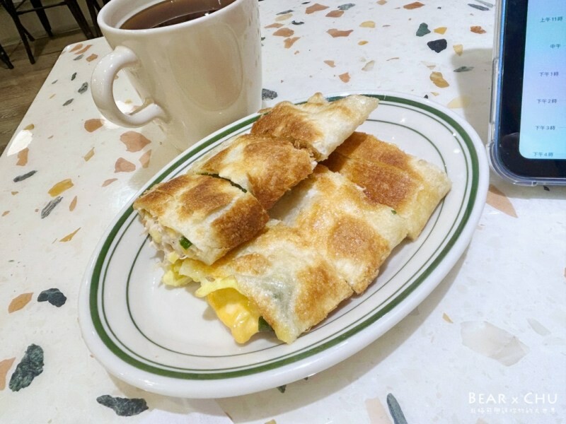 台北市萬華區台北萬華龍山寺文青風早餐推薦|穗月朝食・手工脆皮蛋餅、湯種肉蛋花生醬吐司