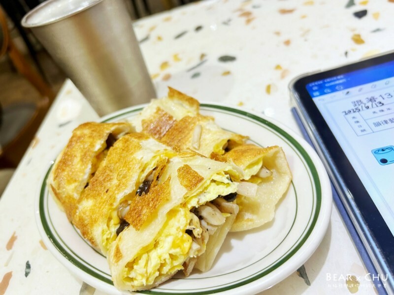 台北市萬華區台北萬華龍山寺文青風早餐推薦|穗月朝食・手工脆皮蛋餅、湯種肉蛋花生醬吐司