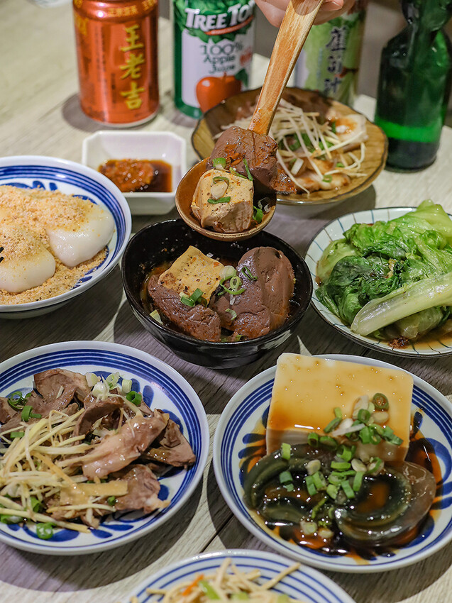 高鐵旁高CP食堂 復古x潮玩系文青客家美食，享用三鮮粄條、曼谷打拋豬和客家麻糬，近新竹高鐵站中午時間一位難求