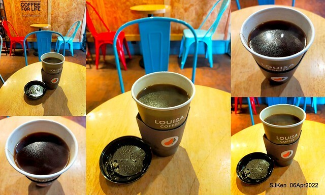 「路易莎咖啡Louisa Coffee 石牌裕民店」(Louisa Coffee & Hamburger), Taipei, Taiwan, Apr 6, 2022.