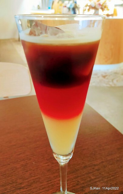 「成真咖啡西門店」(Come True Coffee Xinmeng branch store), Taipei, Taiwan, SJKen, Apr 11, 2022.