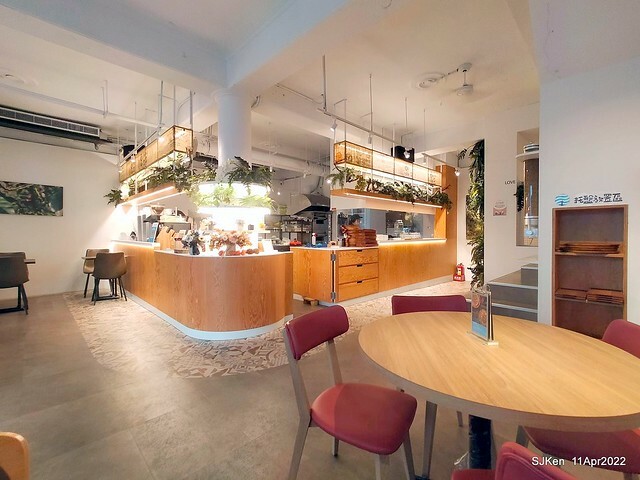 「成真咖啡西門店」(Come True Coffee Xinmeng branch store), Taipei, Taiwan, SJKen, Apr 11, 2022.