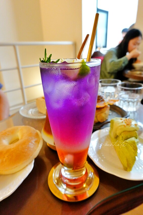 【台中】西區｜嵨峝 voute，秒到法國沙龍茶館，檸檬糖霜肉桂捲，優雅歐系咖啡廳推薦