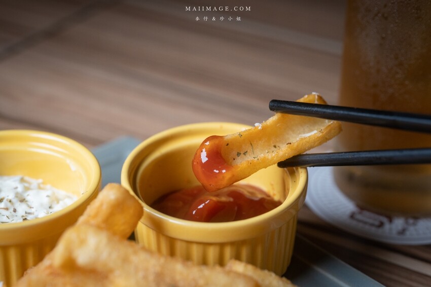 台北美食｜嗆司台式串燒～台式串燒也可以很有儀式感！被串燒耽誤的酒吧調酒款式爆多！桌桌必點鹽烤吳郭魚、