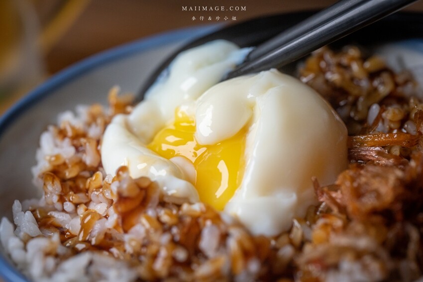 台北美食｜嗆司台式串燒～台式串燒也可以很有儀式感！被串燒耽誤的酒吧調酒款式爆多！桌桌必點鹽烤吳郭魚、