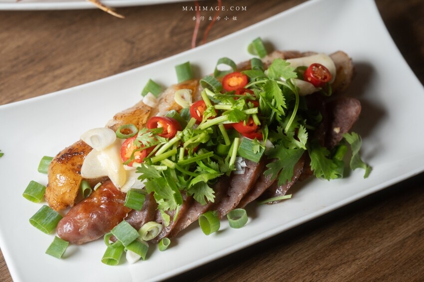 台北美食｜嗆司台式串燒～台式串燒也可以很有儀式感！被串燒耽誤的酒吧調酒款式爆多！桌桌必點鹽烤吳郭魚、