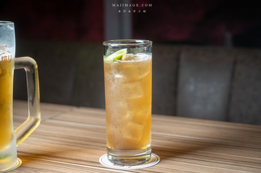 台北美食｜嗆司台式串燒～台式串燒也可以很有儀式感！被串燒耽誤的酒吧調酒款式爆多！桌桌必點鹽烤吳郭魚、