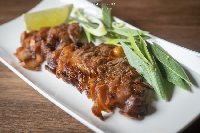 台北美食｜嗆司台式串燒～台式串燒也可以很有儀式感！被串燒耽誤的酒吧調酒款式爆多！桌桌必點鹽烤吳郭魚、