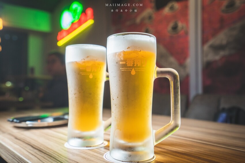 台北美食｜嗆司台式串燒～台式串燒也可以很有儀式感！被串燒耽誤的酒吧調酒款式爆多！桌桌必點鹽烤吳郭魚、