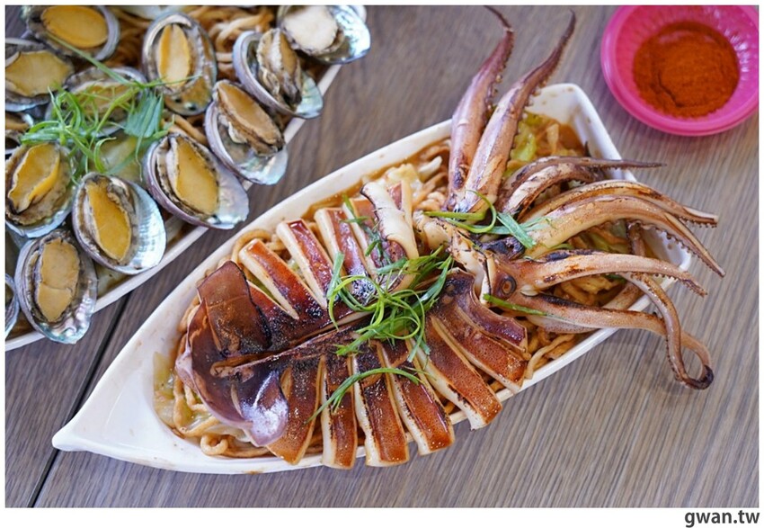 被飲料耽誤的海鮮鍋燒！台南浮誇意麵始祖來台中啦~