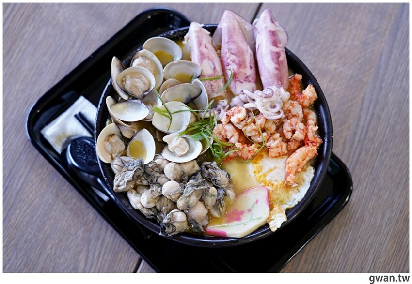 被飲料耽誤的海鮮鍋燒！台南浮誇意麵始祖來台中啦~