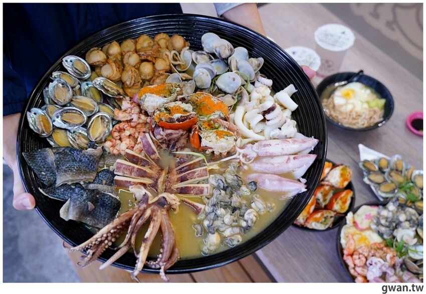 被飲料耽誤的海鮮鍋燒！台南浮誇意麵始祖來台中啦~