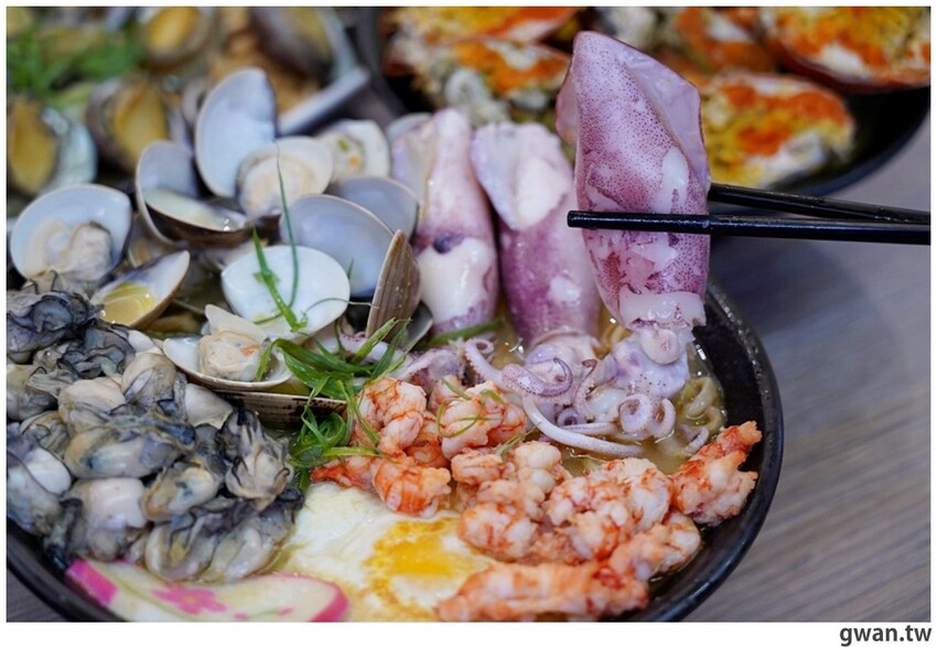 被飲料耽誤的海鮮鍋燒！台南浮誇意麵始祖來台中啦~