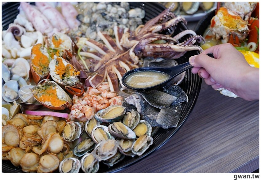 被飲料耽誤的海鮮鍋燒！台南浮誇意麵始祖來台中啦~