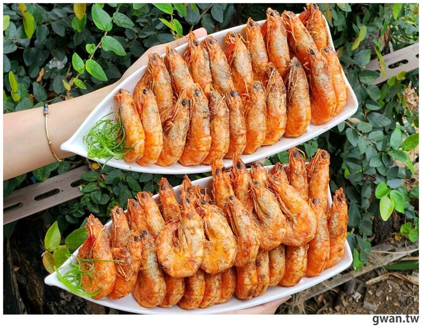 全台最不務正業飲料店賣胡椒蝦，每隻10元爽吃胡椒蝦！