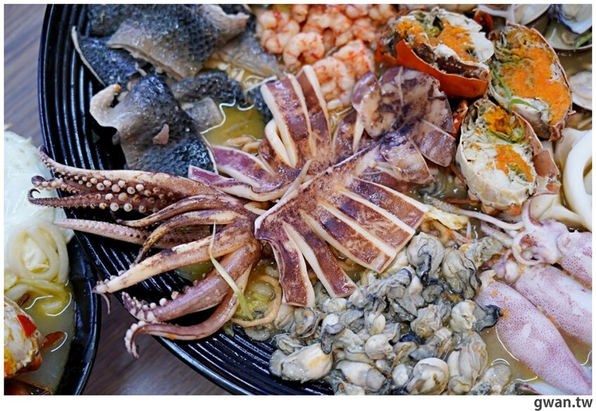 被飲料耽誤的海鮮鍋燒！台南浮誇意麵始祖來台中啦~